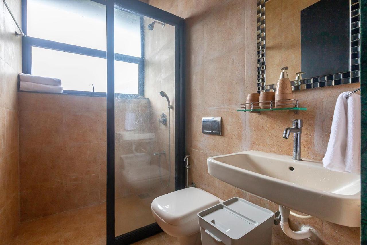 קארג'אט Sunset Boulevard By Stayvista - Lakeside Villa With Pet-Friendly Ambiance, Deck, Terrace, Plunge Pool & Modern Flair מראה חיצוני תמונה