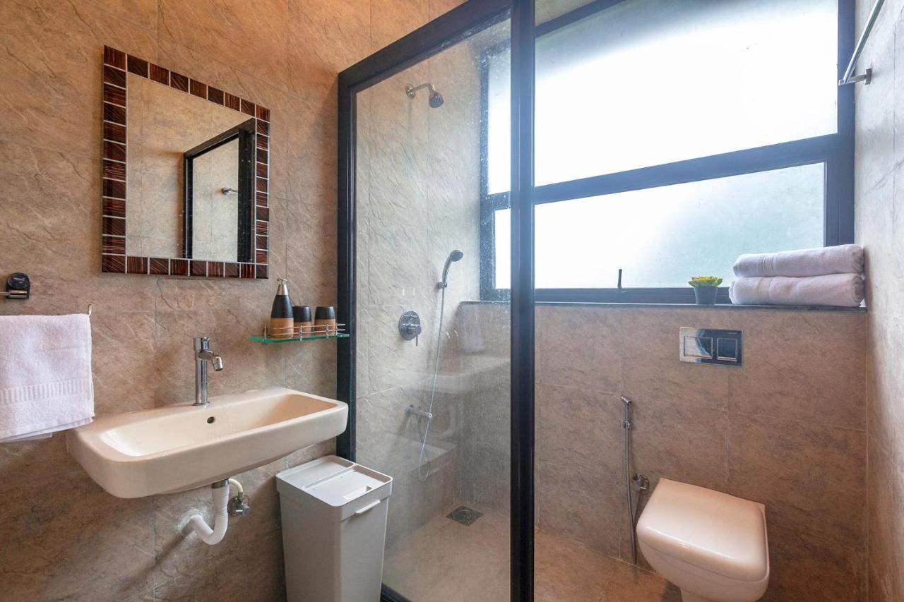 קארג'אט Sunset Boulevard By Stayvista - Lakeside Villa With Pet-Friendly Ambiance, Deck, Terrace, Plunge Pool & Modern Flair מראה חיצוני תמונה