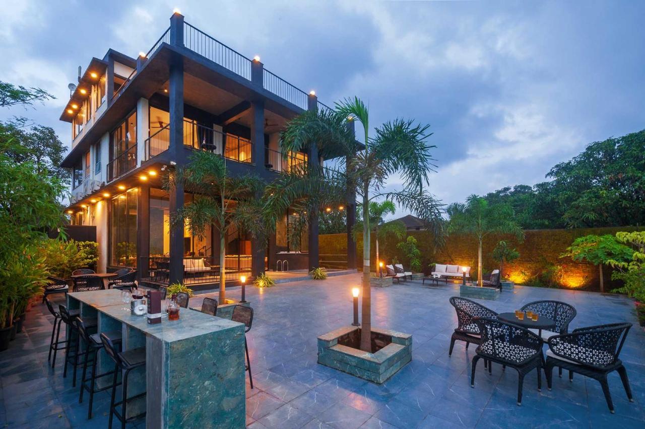 קארג'אט Sunset Boulevard By Stayvista - Lakeside Villa With Pet-Friendly Ambiance, Deck, Terrace, Plunge Pool & Modern Flair מראה חיצוני תמונה