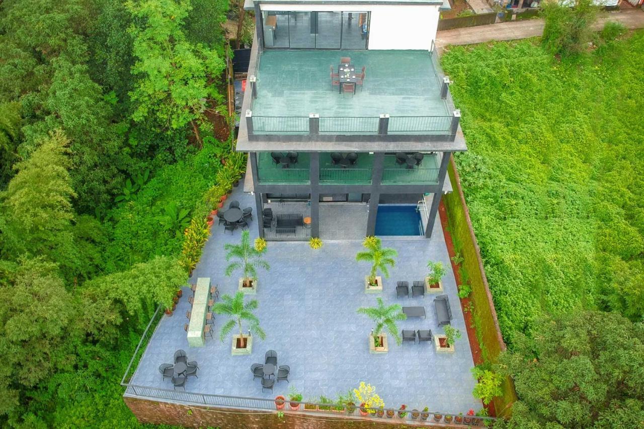 קארג'אט Sunset Boulevard By Stayvista - Lakeside Villa With Pet-Friendly Ambiance, Deck, Terrace, Plunge Pool & Modern Flair מראה חיצוני תמונה